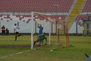 Acampora firma l'autogol