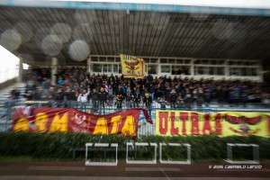 La cornice di pubblico e colore della curva Igeana