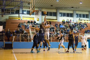 Calderazzo a canestro da sotto