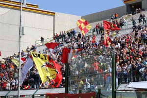 Uno splendido scorcio della Curva Sud (foto Denaro-Fazio)