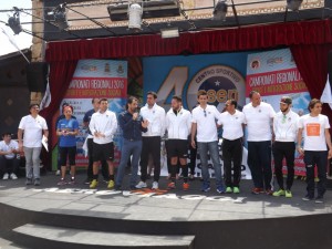 Francesco Giorgio sul palco con lo staff Csen