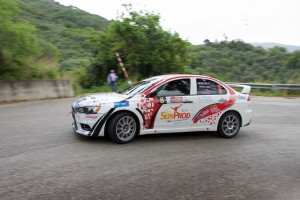 Riolo al volante della sua Mitsubishi EVO X