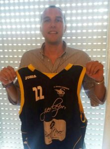 Andrea Amendolia con la nuova maglia di Spadafora