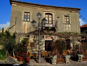 Il famoso Bar Vitelli a Savoca