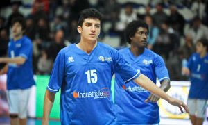 Giuseppe Ippedico con la maglia di Roseto