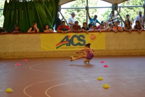 Una delle giovani atlete impegnate al "PalaMerlino"