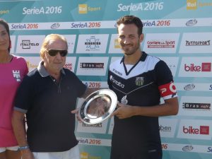 Il capitano Bruno premiato