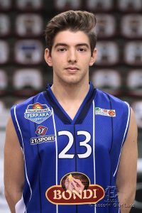 Cristiano Ferrara con la maglia della Bondi