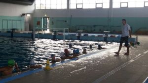 I ragazzi della Pallanuoto "Orice" Milazzo mentre si allenano in piscina