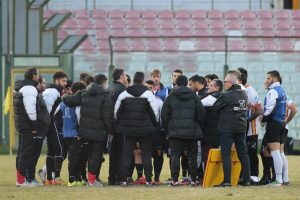 Lucarelli e i giocatori a fine gara 