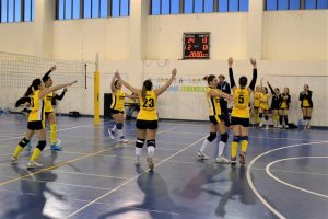 Fanno festa, a fine gara, le ragazze di Valmi Fontanot