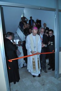 Un momento dell'inaugurazione della Casa della Misericordia
