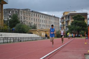 Una gara della manifestazione d'atletica leggera