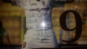 La gigantografia di Lucarelli in maglia granata