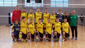 La squadra dello Sport Volley Brolo (Emanuele Corso ha il n° 7)