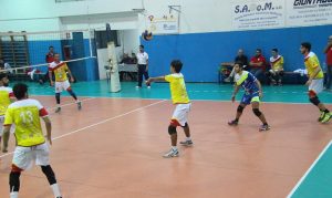 Davide Silvestro difende un pallone