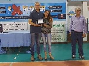 il dirgente Zuccaro (Mg) premia Laura Mirabile