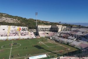 Tribuna B