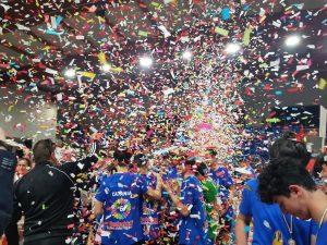 Il momento della premiazione della prima classificata