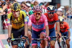 Roglic, Carapaz e Nibali 