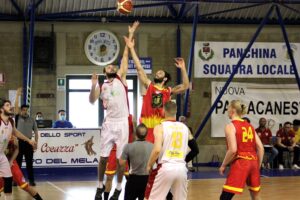 La palla a due della finale tra JustMary e Gold & Gold
