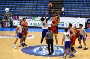 Palla a due Orlandina Lab- Basket School Messina