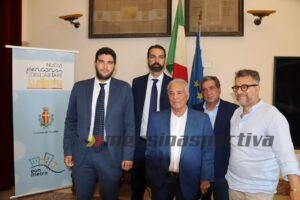 Foto di gruppo al Comune