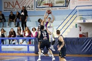 Castanea Basket Messina