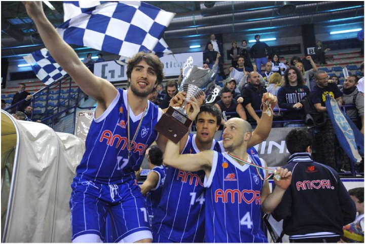 Genovese vince la Coppa Italia in maglia Fortitudo