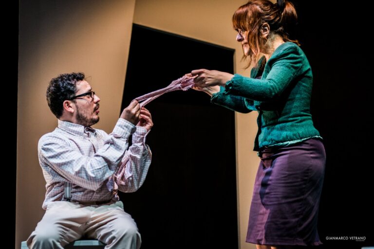 Al Teatro Vittorio Emanuele, “Delirio Bizzarro” di Giuseppe Carullo e Cristiana Minasi