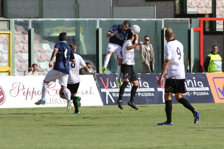 Cocuzza vanifica il pari di Iannini. Messina più forte di un tempo in inferiorità. Rivivi il LIVE