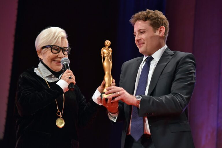 Anna Fendi a Messina: “Dedico il Premio Madama al mio grande maestro Karl Lagerfeld”