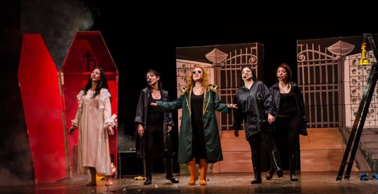 Dal 19 al 21 maggio al Teatro Vittorio Emanuele la commedia musicale “Camposanto mon amour”