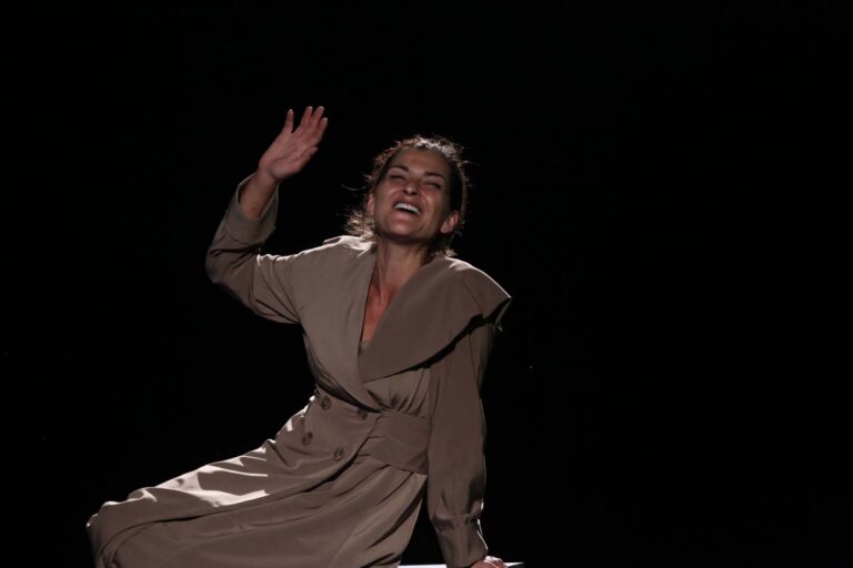 “Omorfaskimi” di Nikos Kactitsis dal 27 maggio alla Sala Laudamo