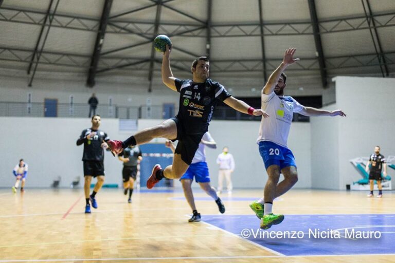 L’Handball Messina rullo compressore. Contro Scicli il decimo squillo