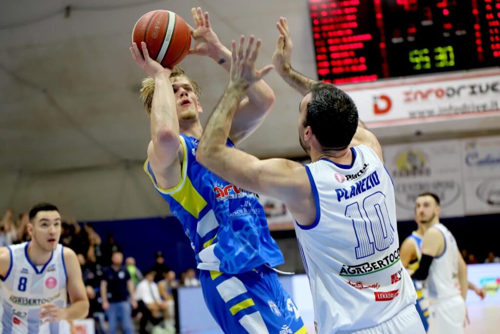 Il lungo lettone Ricards Klanskis torna a Capo d’Orlando: “Un posto speciale”