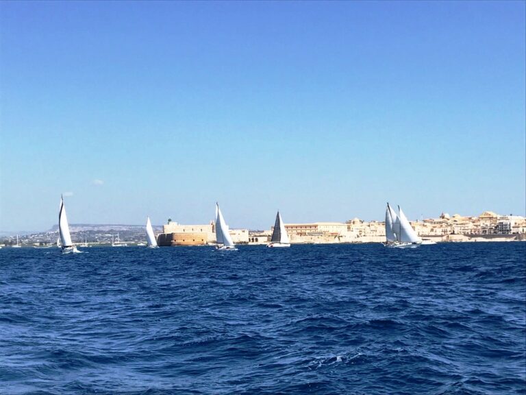 Buona prestazione per l’Associazione motonautica e velica peloritana alla Syracuse-Malta Race 2017