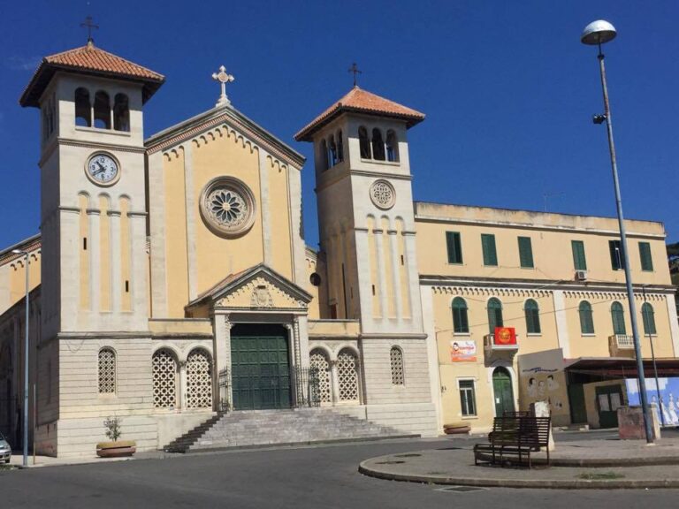Sul palcoscenico dell’Oratorio Salesiano di San Matteo soffia il “Vento dell’Est”