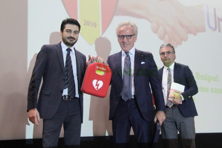 La SSD Città di Messina riceve in dono un defibrillatore da Unipol Banca