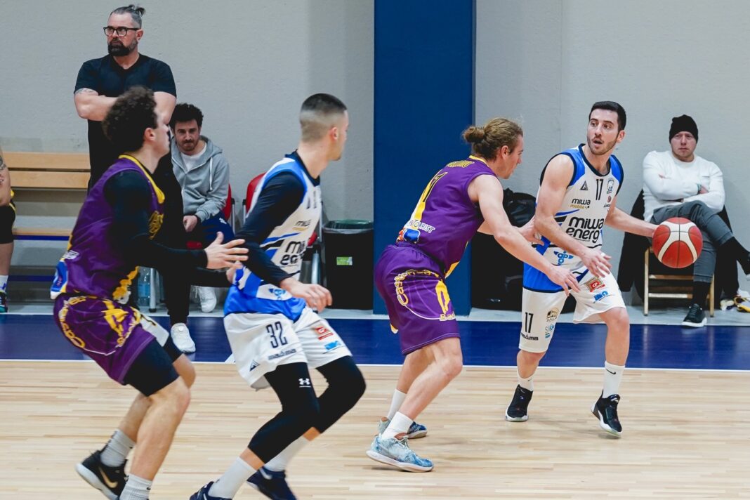 Castanea Basket Messina
