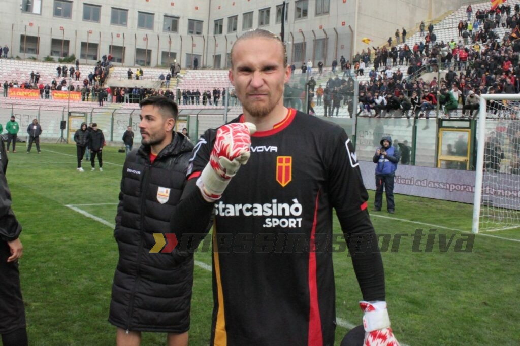 Ex Messina, il portiere Krapikas firma con la Sambenedettese