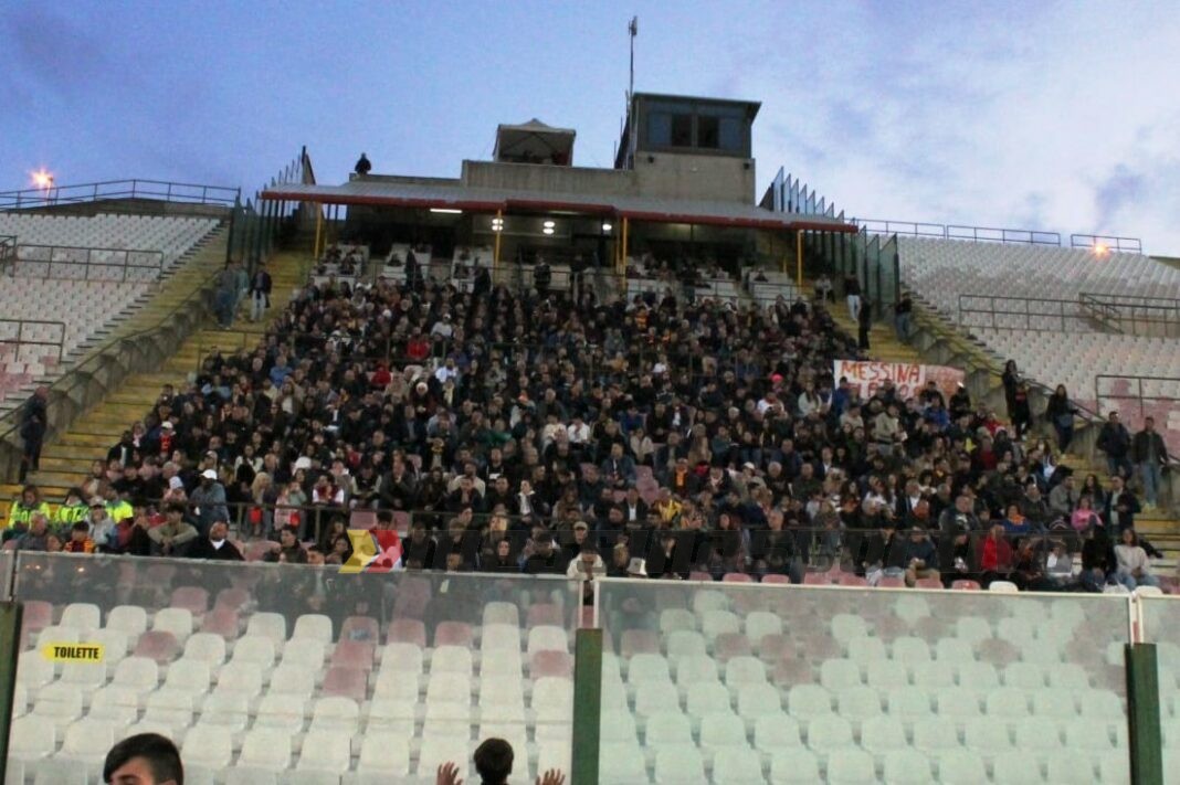 Tribuna