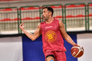 Fraga imposta un'azione
