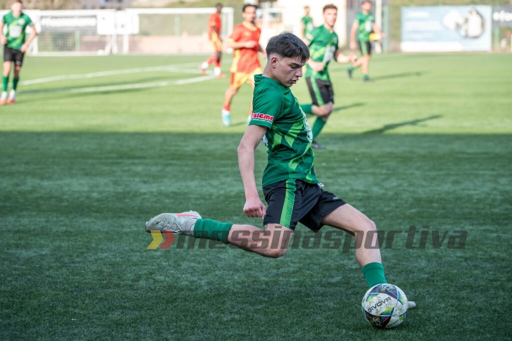 Messina, Milazzo e Nebros sull’attaccante Mattia Vaiana. 5 gol ad Acquedolci