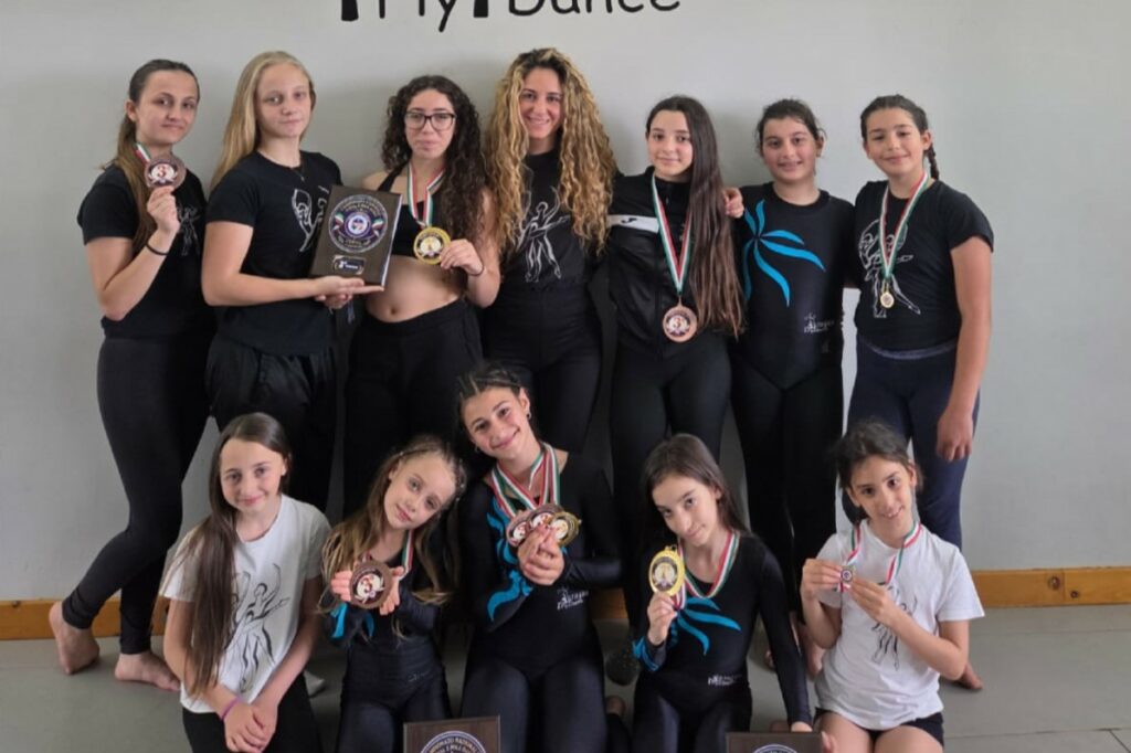 Nazionali di Danza Aerea, dodici podi a Cervia per l’Aurora Fly Dance Messina