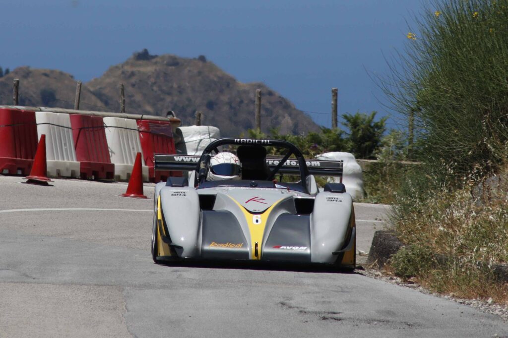 Silvio Fiore re di Novara di Sicilia. Nello slalom precede il messinese Santi Leo