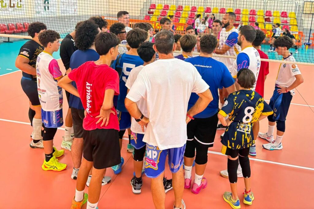 Juantorena ospite d’eccezione al camp della Sicily. Firma l’olandese Maring